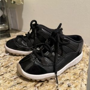 Jordan sneakers kids size 10